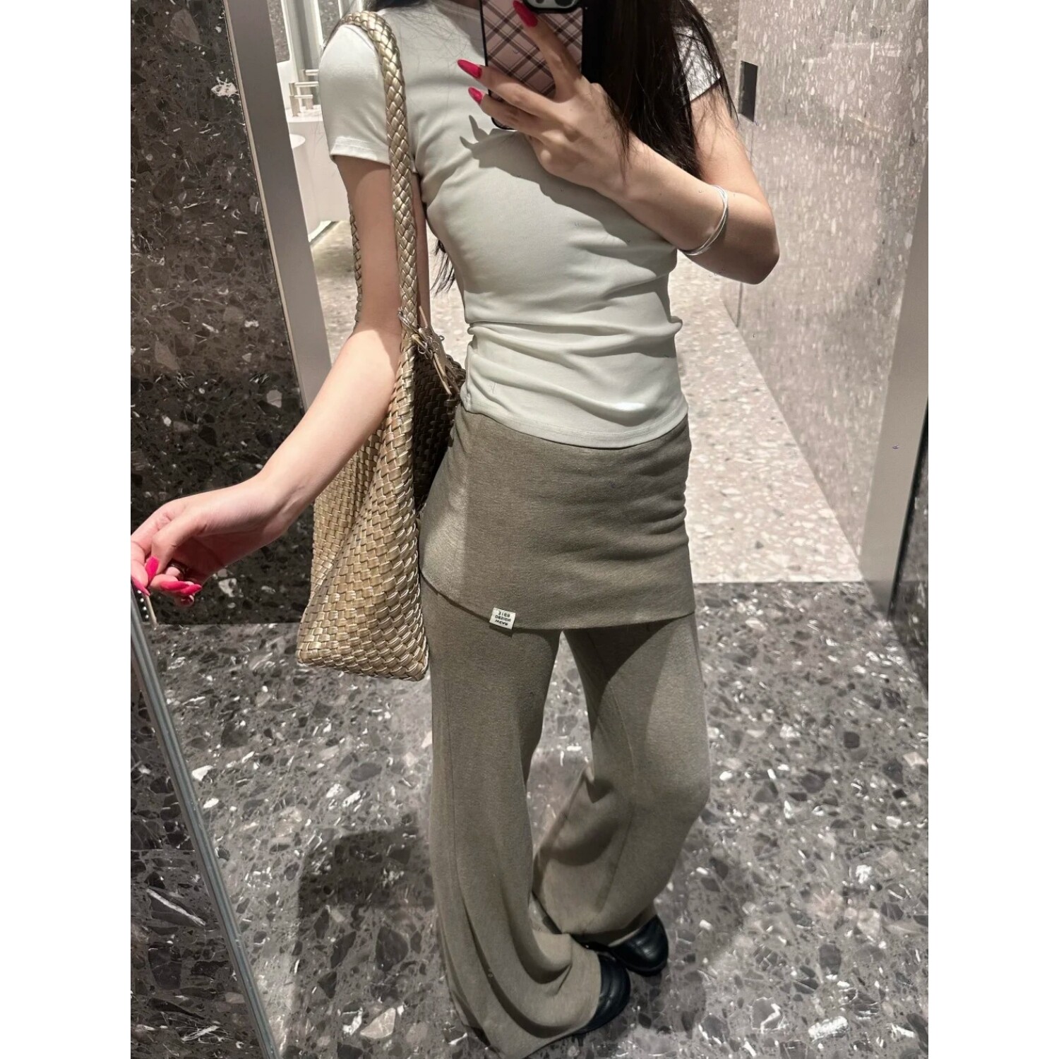 赵*露思同款流行修身慵懒休闲裤女春夏季辣妹微喇显瘦阔腿屁帘裤 - 实物图