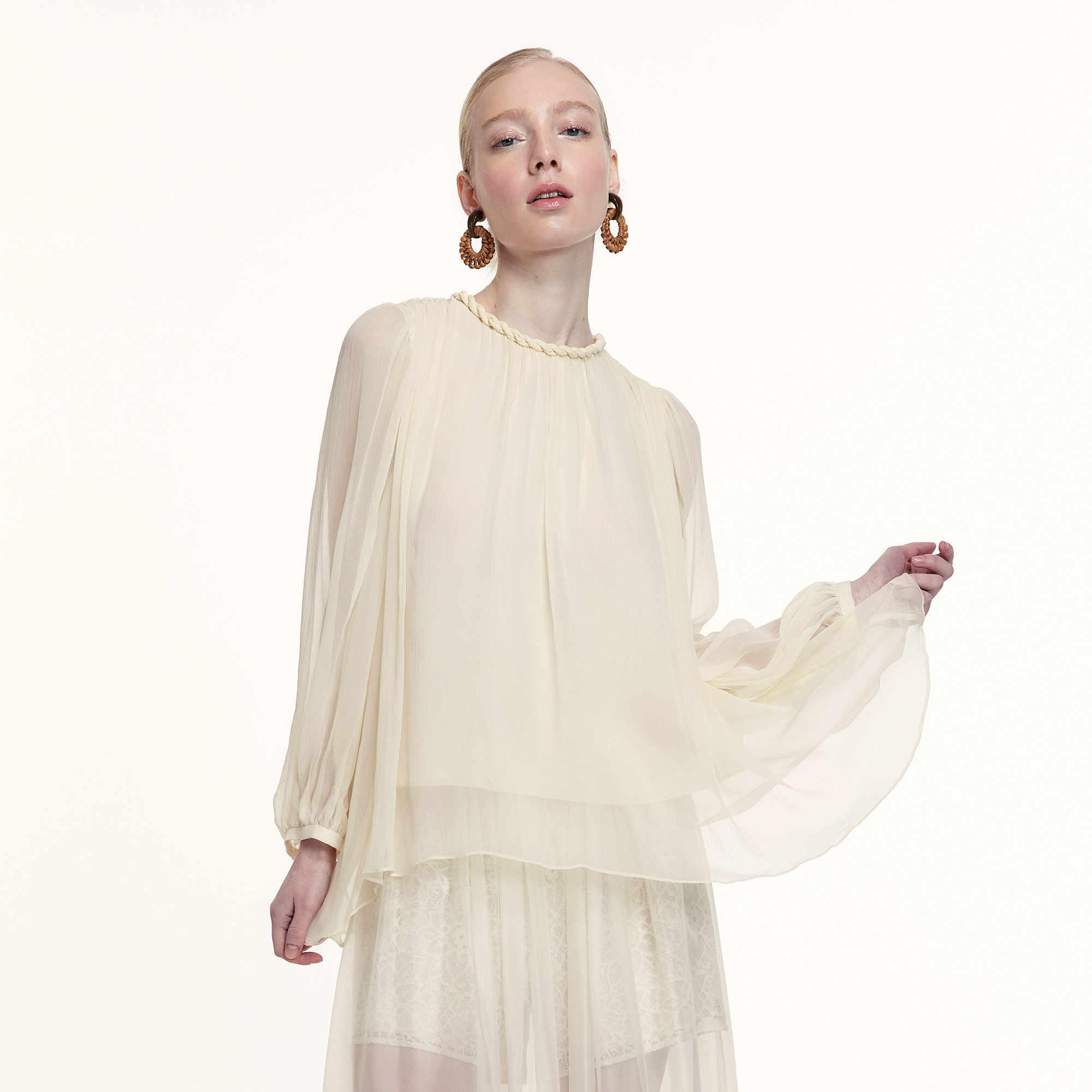 艺之卉领口打结编织米色桑蚕丝衬衫轻盈仙女薄纱上衣高智动感原创