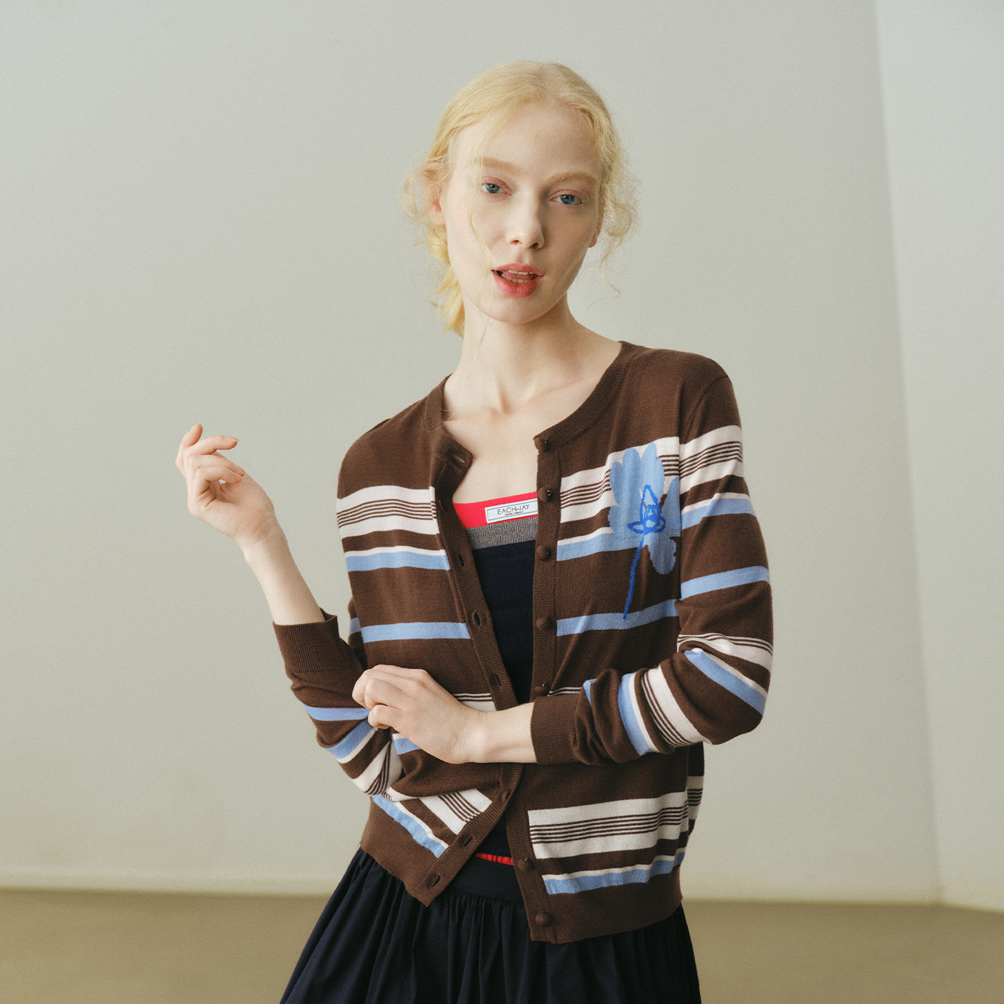 艺之卉撞色条纹印花针织开衫精纺羊毛针织外套2026春新款