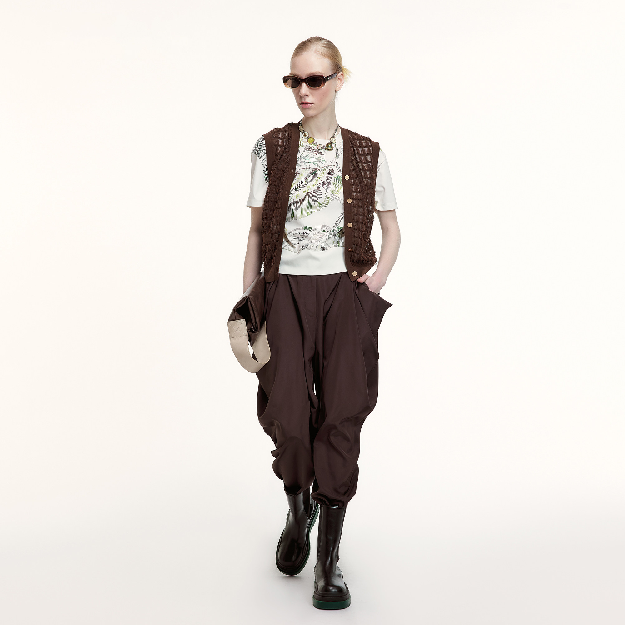 艺之卉学院风镂空针织马甲