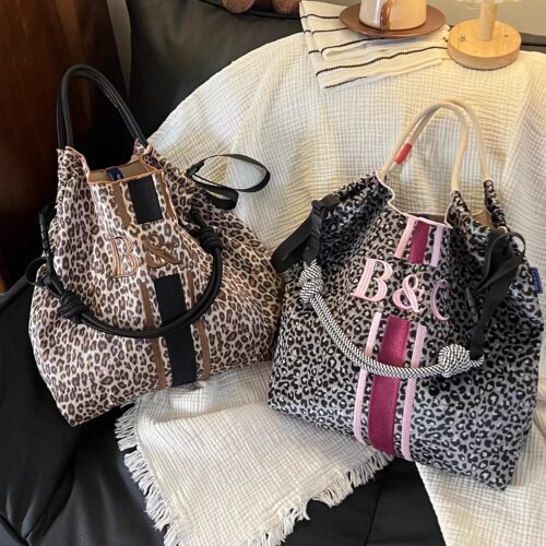 日本正品ballchain豹纹旅游包包