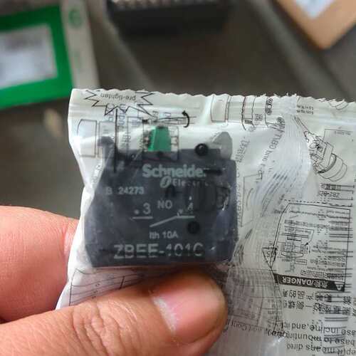 议价电气ZBEE-101C触点模块，型号WH2427441
