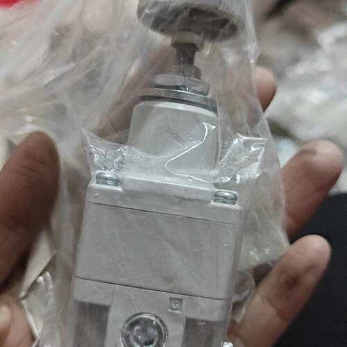 议价SMC调压阀IR1000一N01全新未使用，有需要的联系我