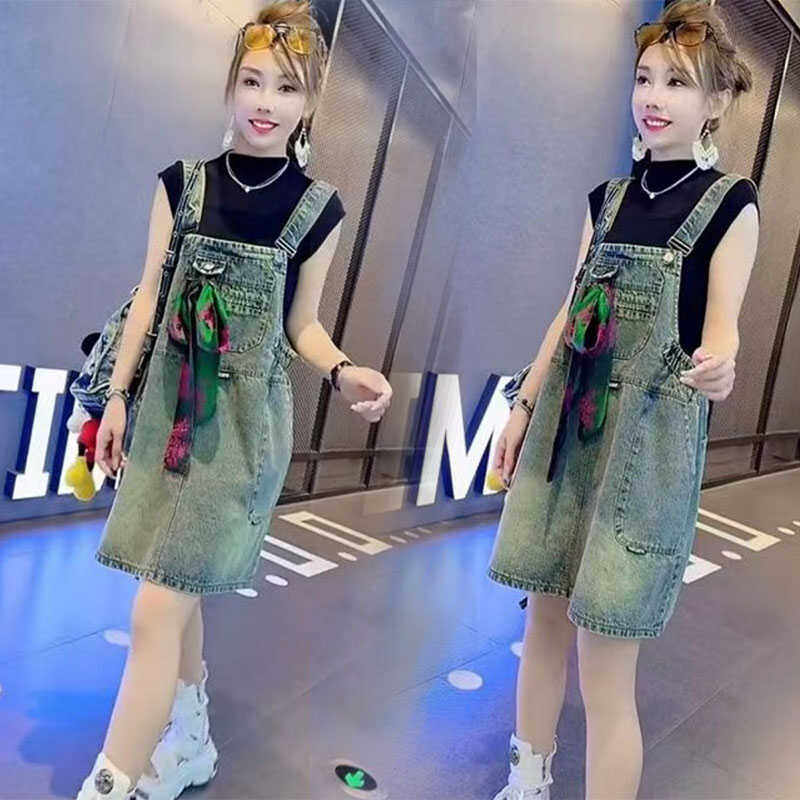 小个子俏皮牛仔背带裙女2024夏季新款韩版宽松显瘦减龄吊带连衣裙