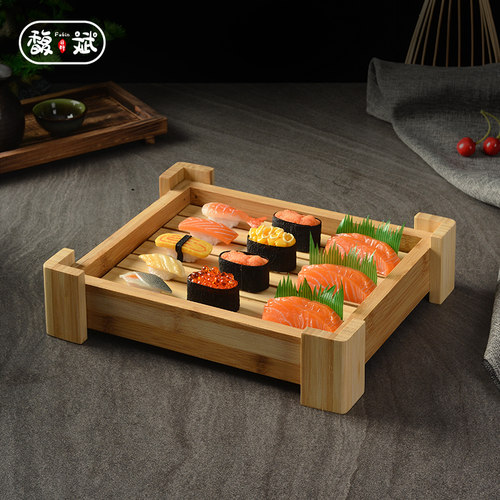 日本料理竹木制寿司干冰盘