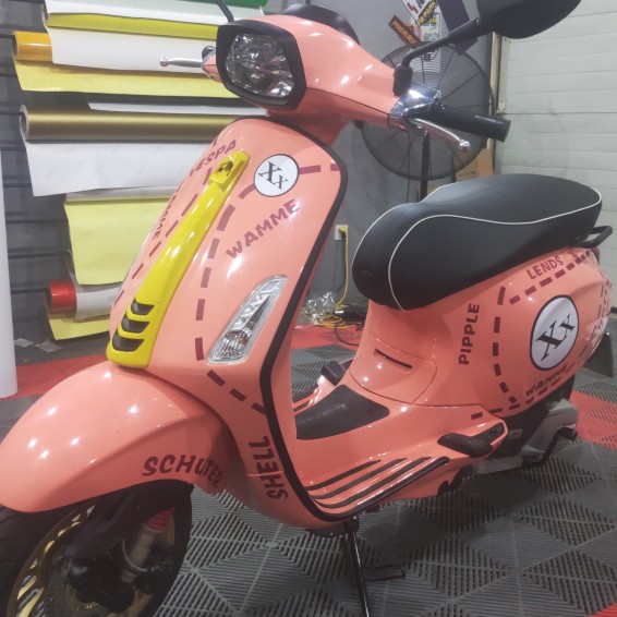 维斯帕vespa300冲刺150改装粉猪贴纸车身覆盖不留胶个性创意拉花