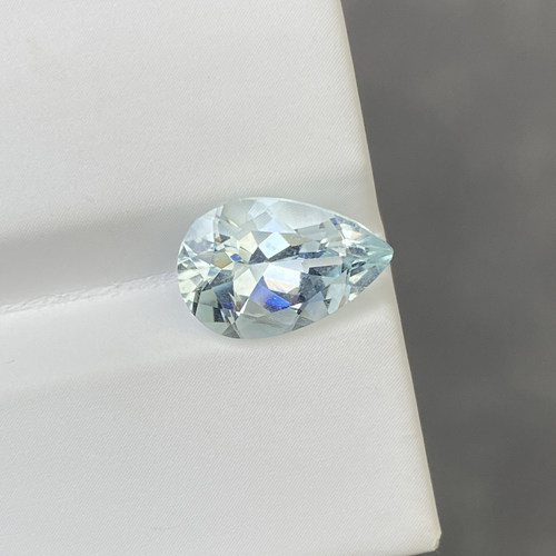 2.5克拉天然浅浅色海蓝宝石梨形