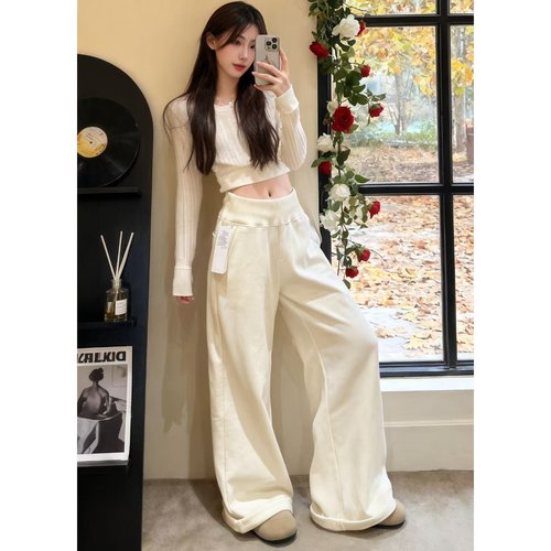 版型超好看的裤子冬加厚高级感运动风白色高腰直筒阔腿休闲卫裤女