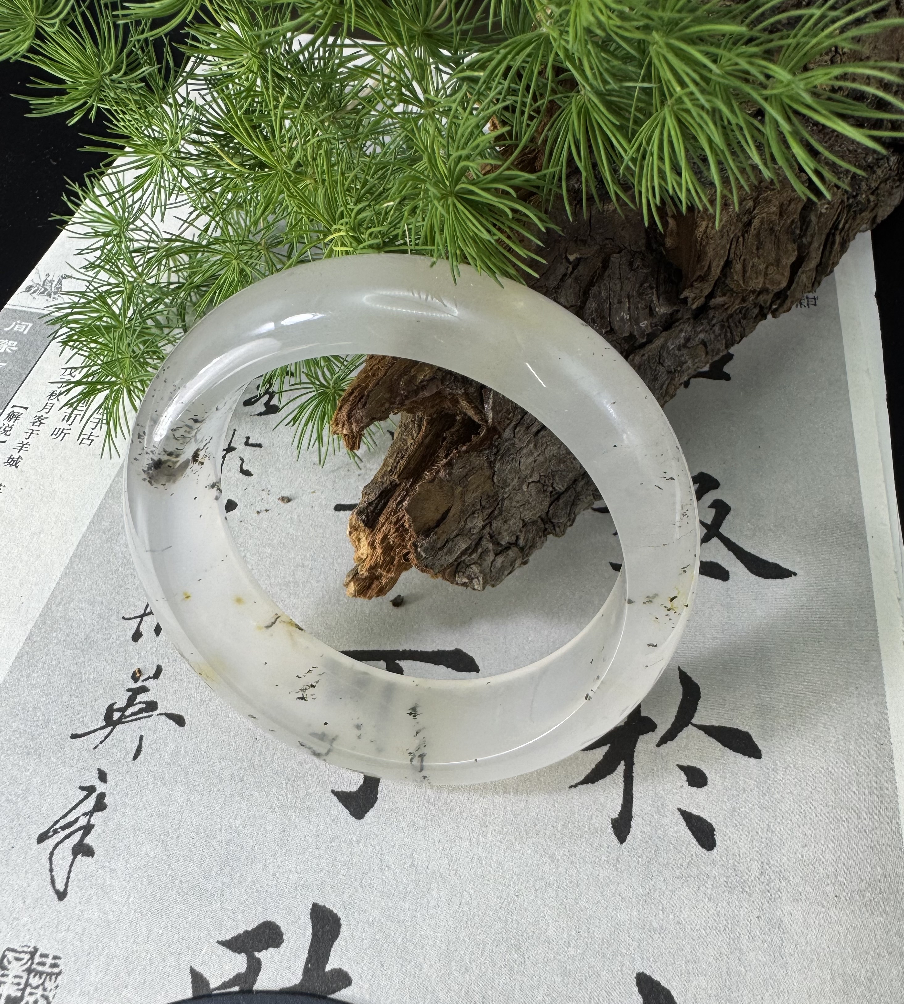 .高冰水墨飘花天然水沫玉手镯