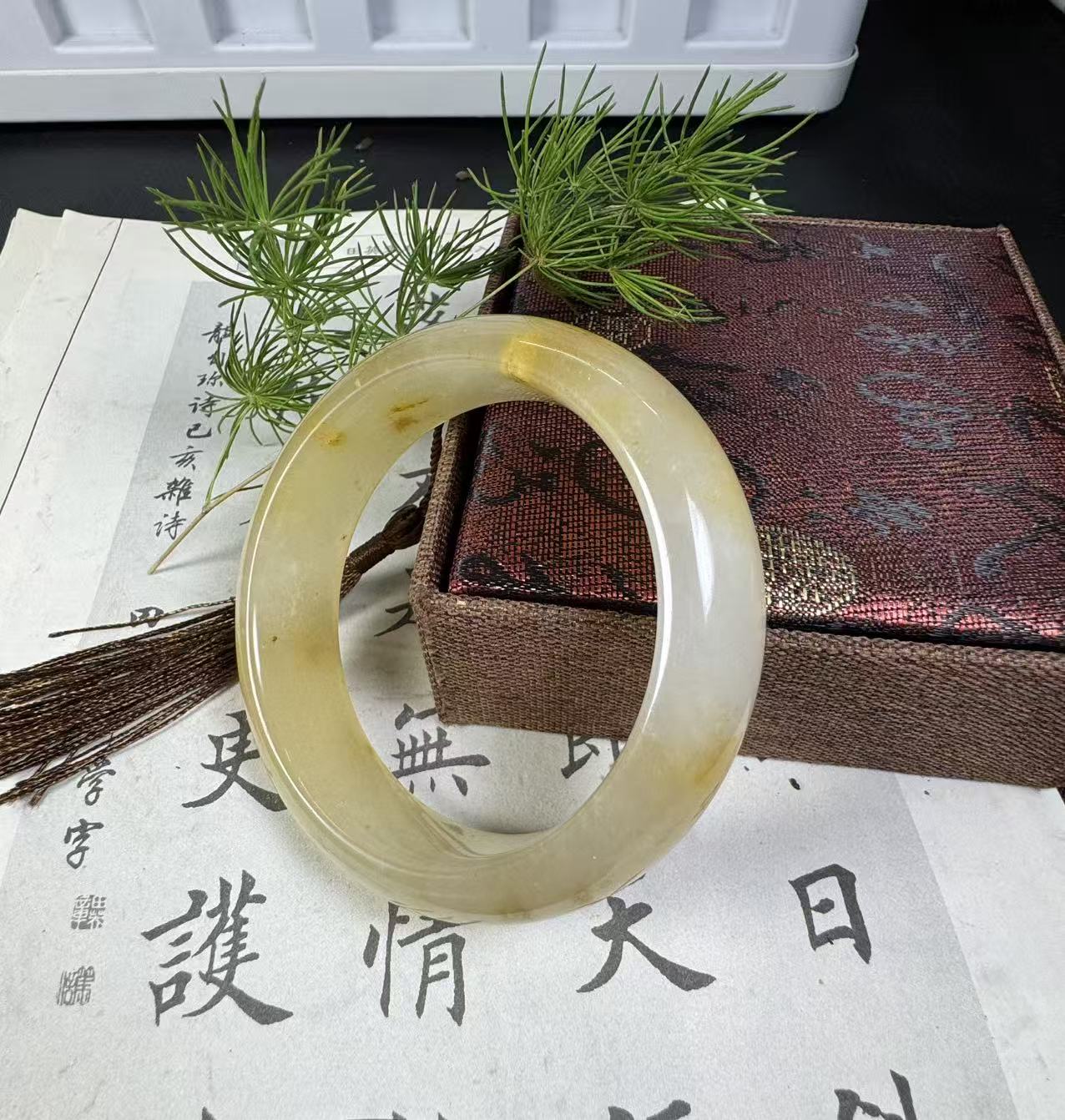 天然水沫玉起光柠檬黄飘花玉镯