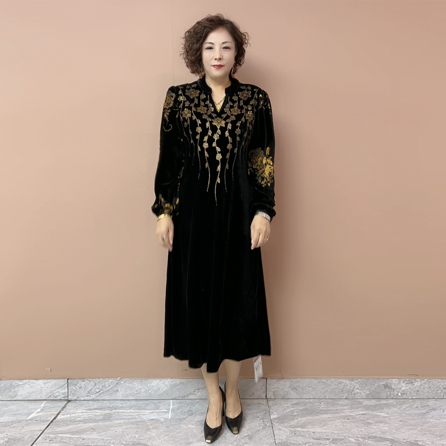 时尚妈妈丝绒连衣裙高档烫钻长裙