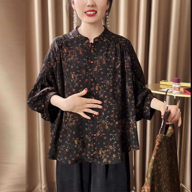 洋气妈妈真丝衬衫夏季新款中袖宽松斗篷款大码遮肉老年人碎花上衣