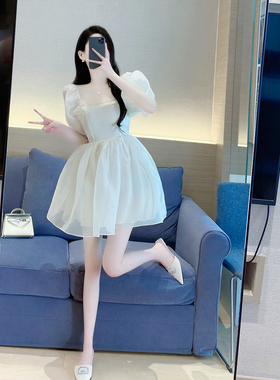 奶甜收腰蓬蓬裙2024夏季新款气质名媛法式初恋高腰a字公主连衣裙