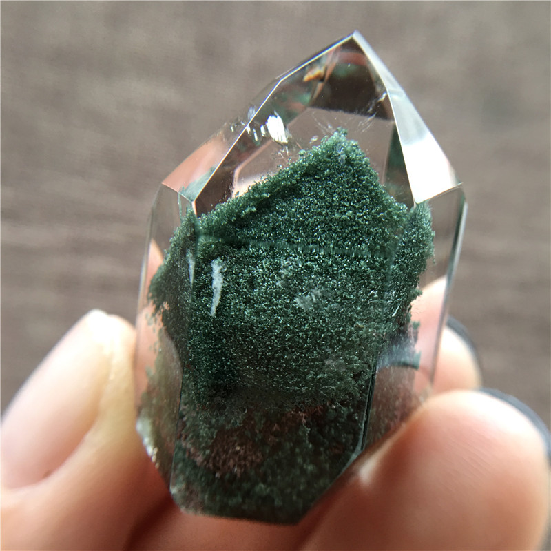 纯天然绿幽灵水晶吊坠千层山金字塔无事牌原矿石情侣饰品礼物挂件
