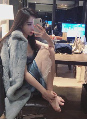 2025年新款绿色网纱拼接蕾丝边绸绉丝光感缎直筒连衣裙