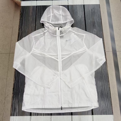 耐克男跑步反光透气连帽外套