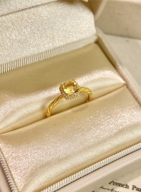 镶嵌碎钻黄水晶小方糖戒指女