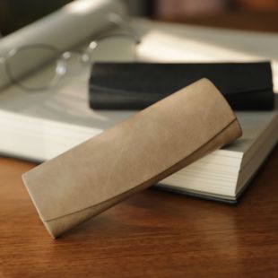 近视眼镜盒男女简约质感便携防抗压复古黑色卡其色新款设计师款