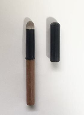 新品C01化妆刷圆头唇刷专业带盖口红刷便携晕染刷高品质花梨木