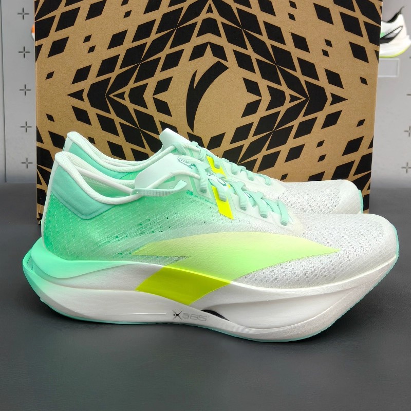 安踏C202 7代跑鞋男款专业3竞速碳板官方运动鞋官方正品112545575