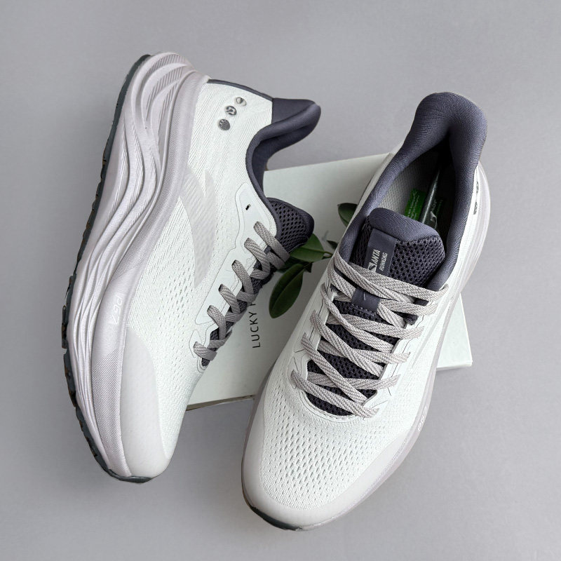 安踏PG7旅步V2.5跑鞋女子缓震轻便2冬季新款通勤运动鞋122615546