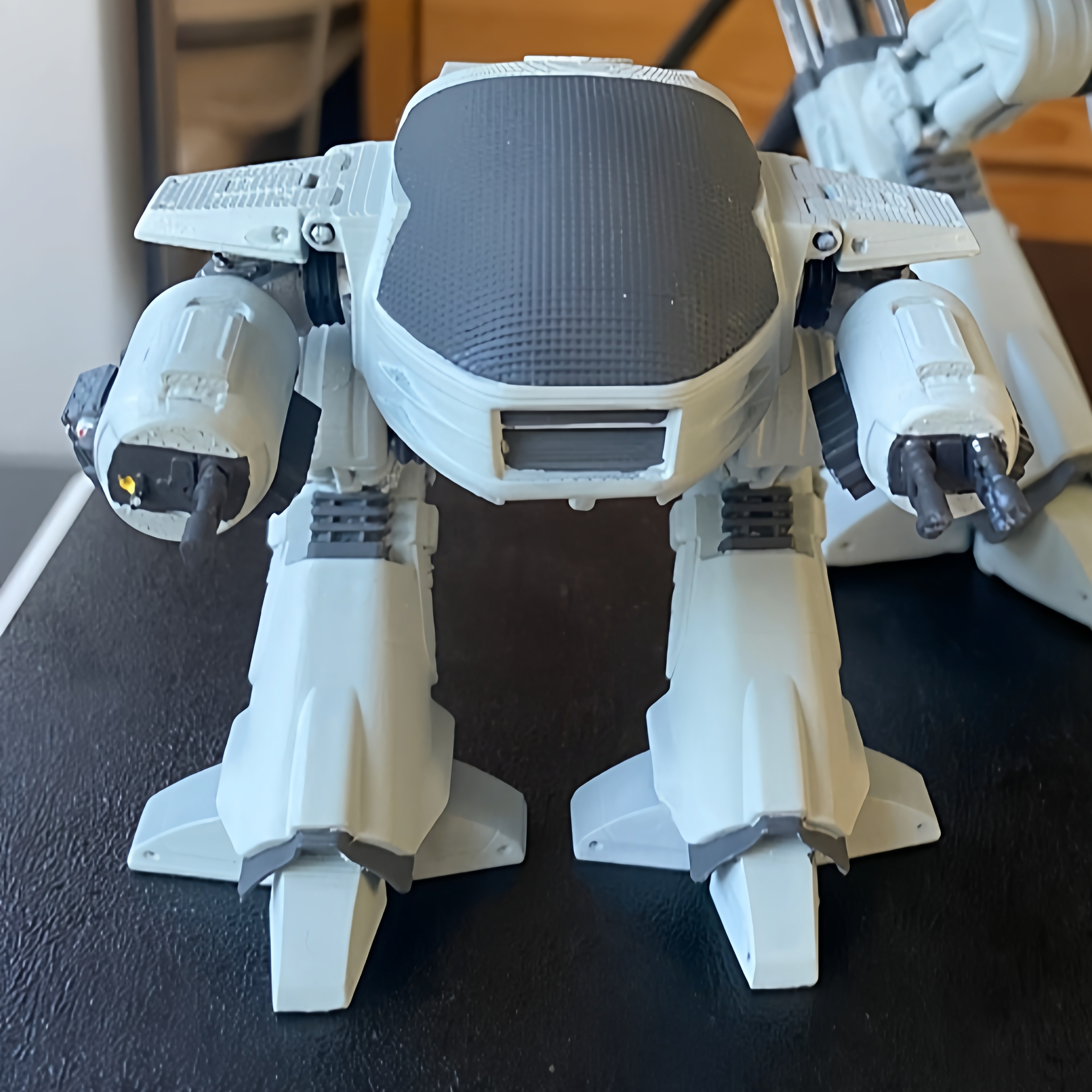 初代机械战警 执法机器人ED-209 混世模玩工作室创意作品