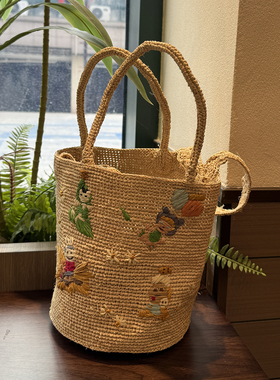 出游海边度假拉菲草编织水桶包女手提单肩包刺绣度假风百搭草编包