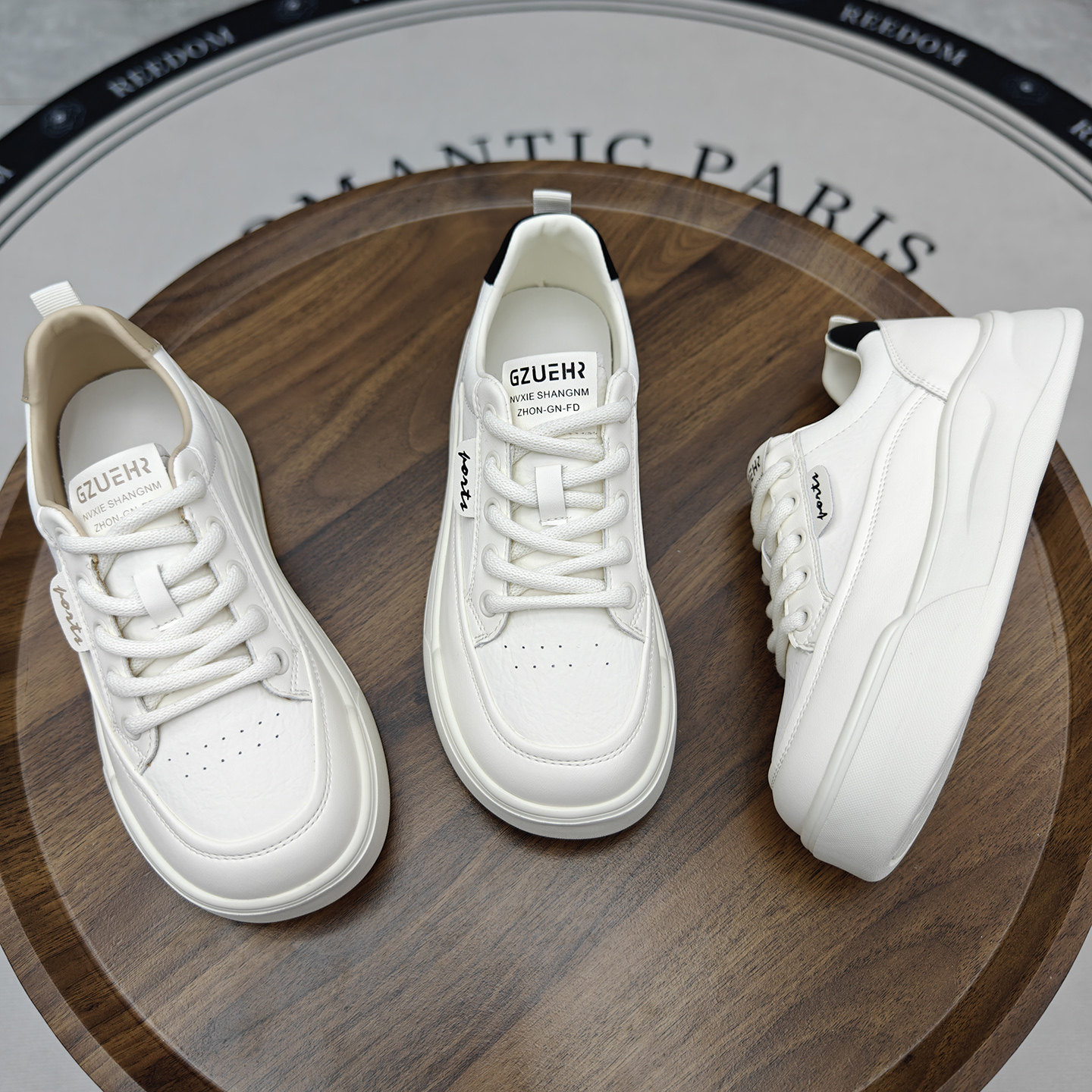 简约小白鞋女2026新款超轻便百搭休闲板鞋ins潮系带小众运动鞋子