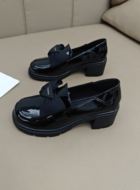 蝴蝶结单鞋女2025新款复古粗跟漆皮乐福亮面黑色英伦小皮鞋一脚蹬