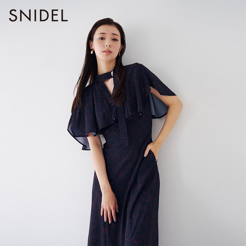 SNIDEL收腰系带印花连衣裙