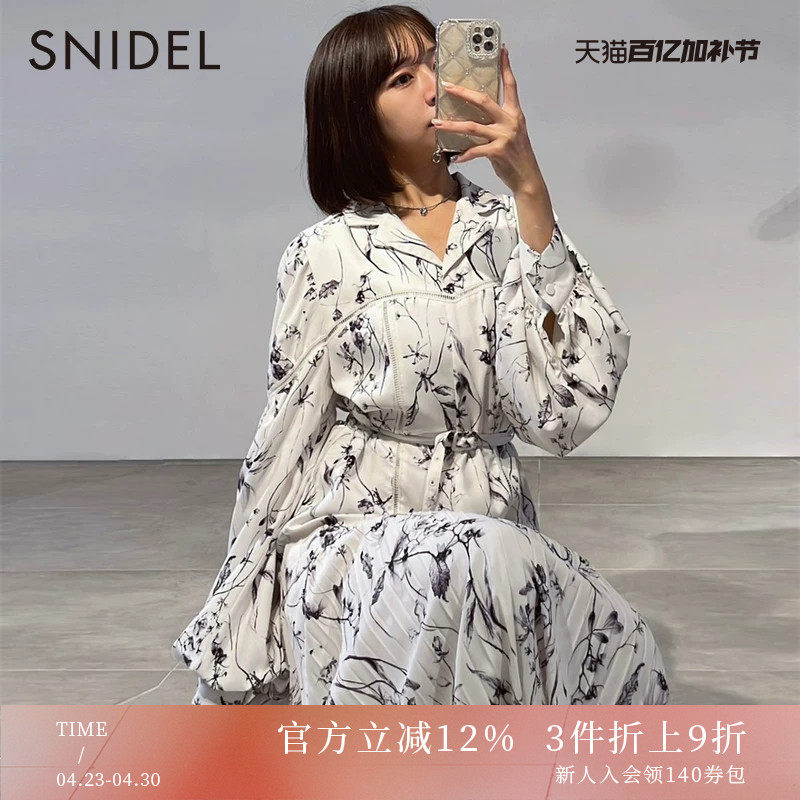 SNIDEL秋冬甜美翻领长袖印花雪纺百褶连衣裙SWFO235073