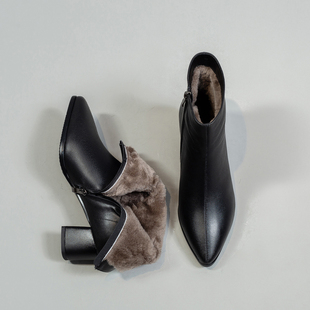 冬季尖头皮毛一体女鞋保暖粗跟高跟短靴女靴羊毛靴东北大棉鞋大码