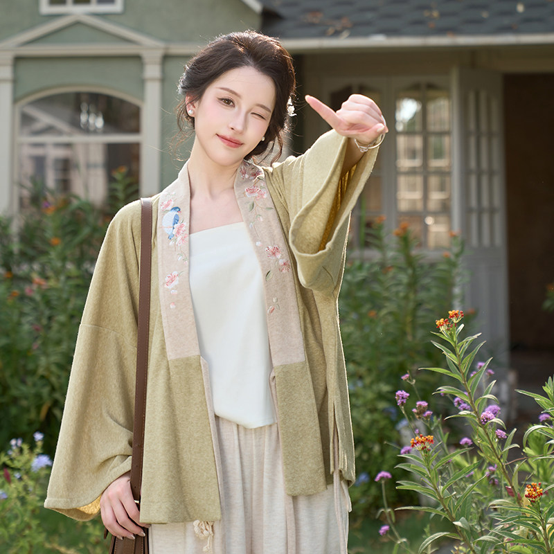 花信知暖 清水溪汉初汉服女明制对交领舒适刺绣古风春秋人棉舒适图片