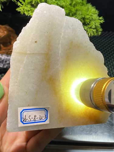 和田玉新疆且末糖白边角肉质细腻油润雕刻练手出货天然保真喜欢入