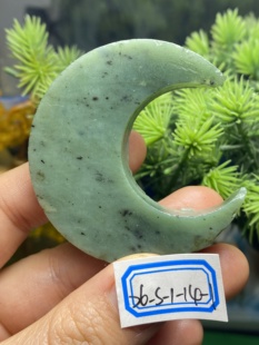 和田玉俄罗斯碧玉猕猴桃小边角纹裂少料子油润出货杠杠的喜欢入手