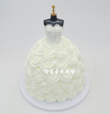Праздничные значки 仿真模型新款婚纱裙仿真蛋糕模型塑胶蛋糕样品创意娃娃礼物系列