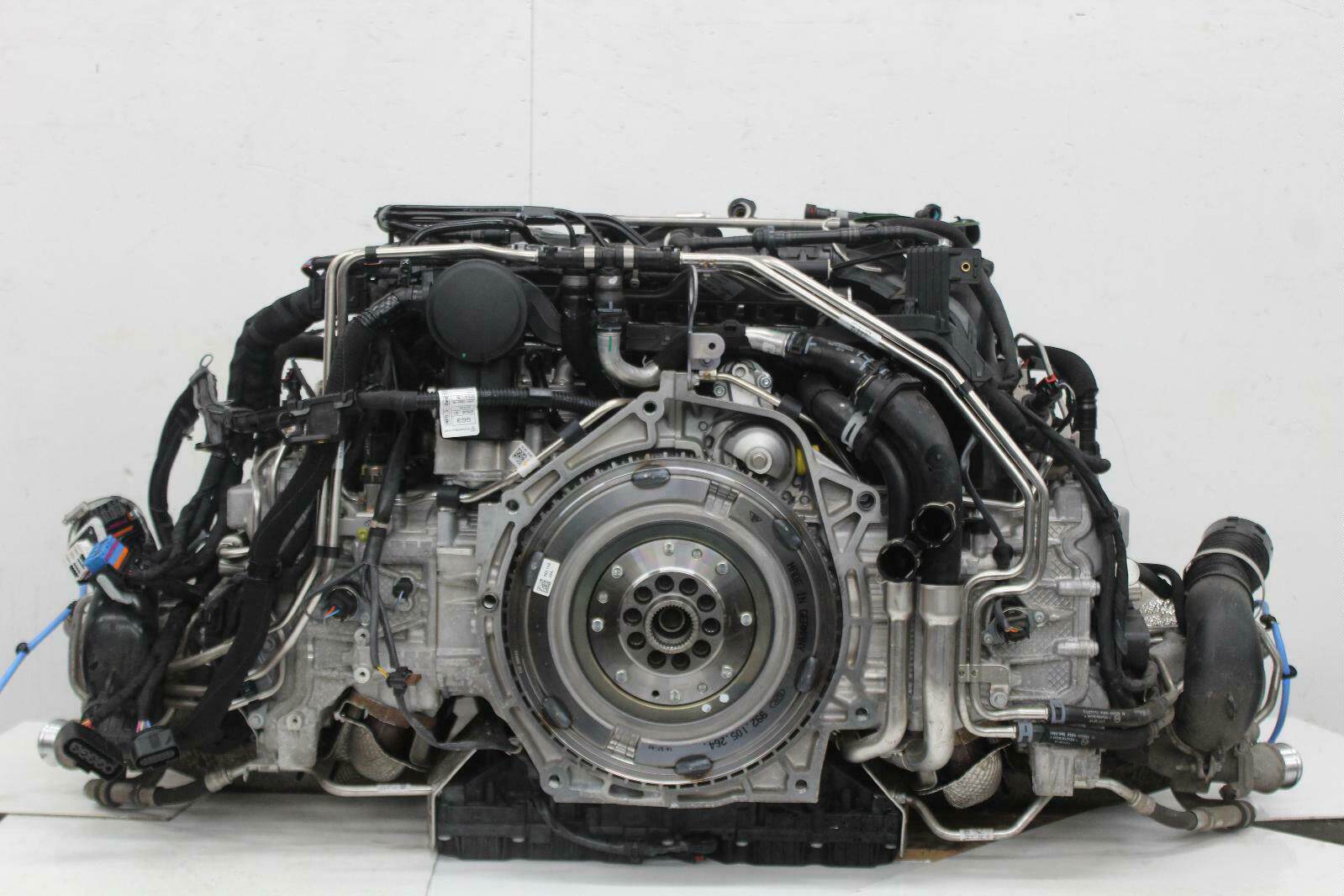 911 992 carrera s dkk 3.0t 双涡轮 发动机 水泵 节温器 真空泵