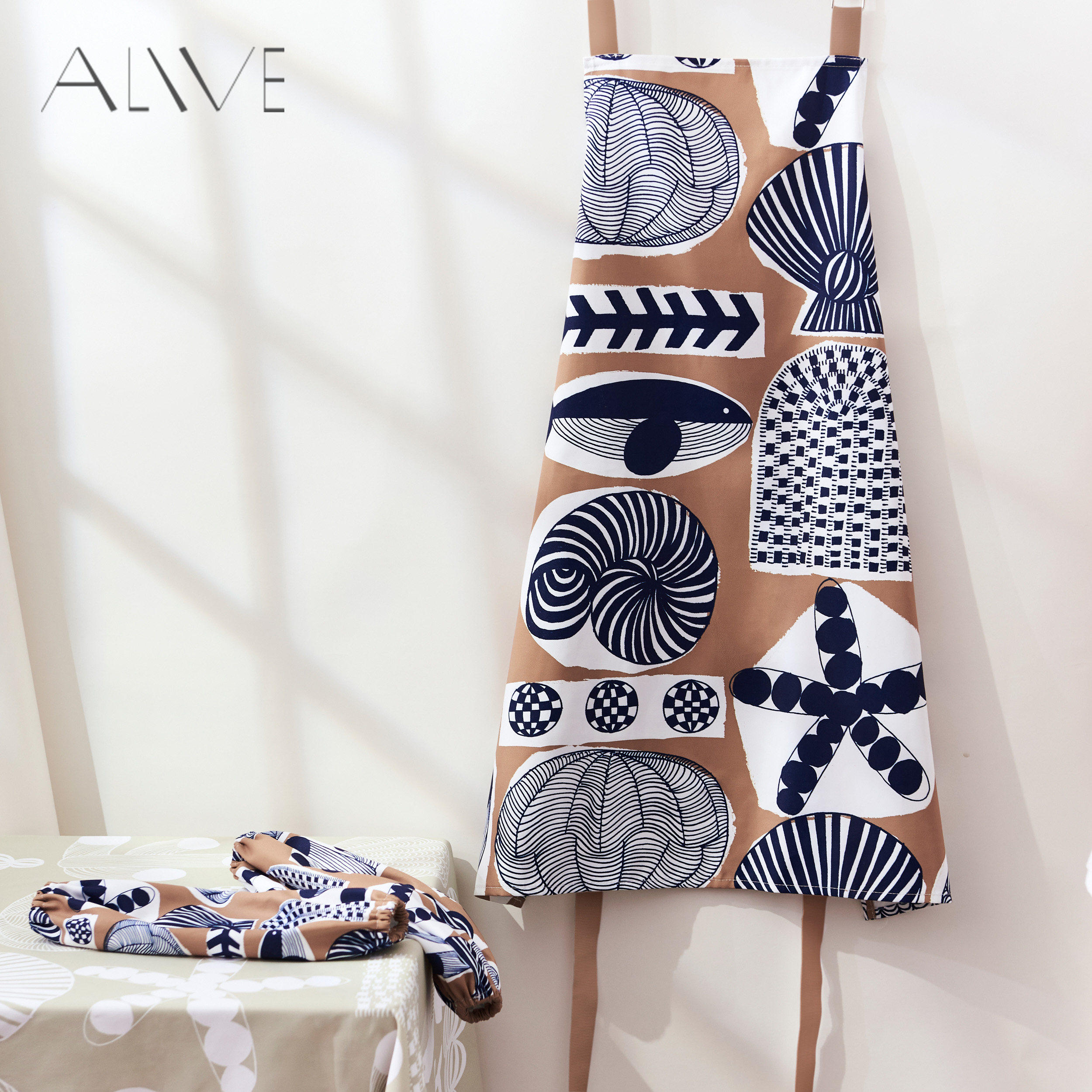 Alive深海系列厨房围裙芬兰插画高颜值防水防油烘焙花艺家用袖套
