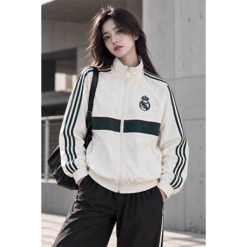 新款2627足球服外套防水复古球衫刺绣风衣秋冬爆款 windbreaker