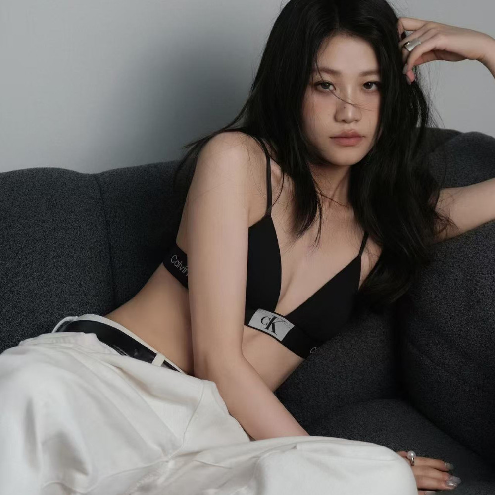 美国JENNIE正品CK内衣女无钢圈聚拢文胸1996性感三角杯外穿套装