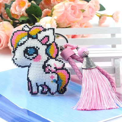 彩虹小马白马十字绣穿珠白龙马钥匙扣挂件珠绣手工材料包多彩包包