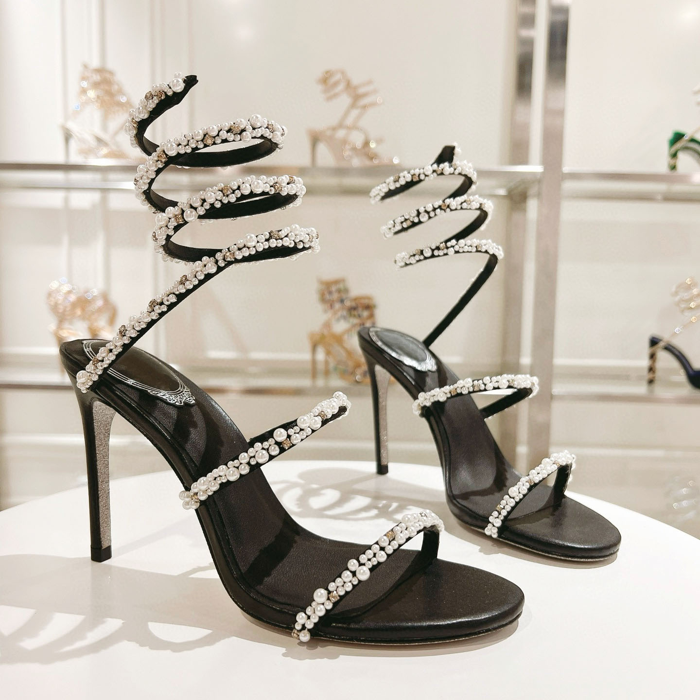 绝美高级感法式珍珠缠绕高跟凉鞋