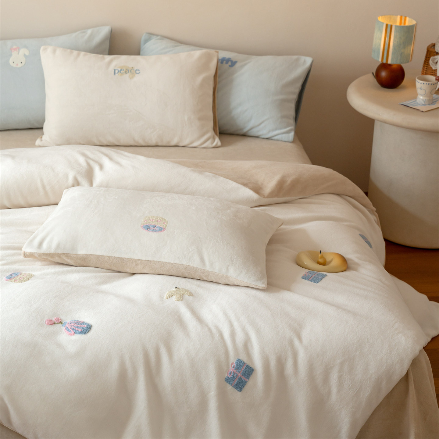 ins卡通毛巾绣奶油风牛奶绒四件套 | 保暖双面绒简约卡通儿童床品,床上用品,床品套件/四件套/多件套,淘宝优惠券,粉丝福利购,淘宝优惠卷