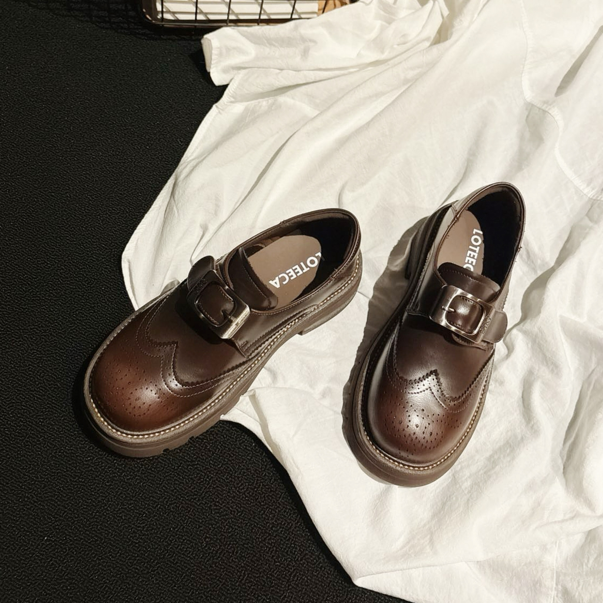 复古~厚底增高真皮雕花布洛克鞋