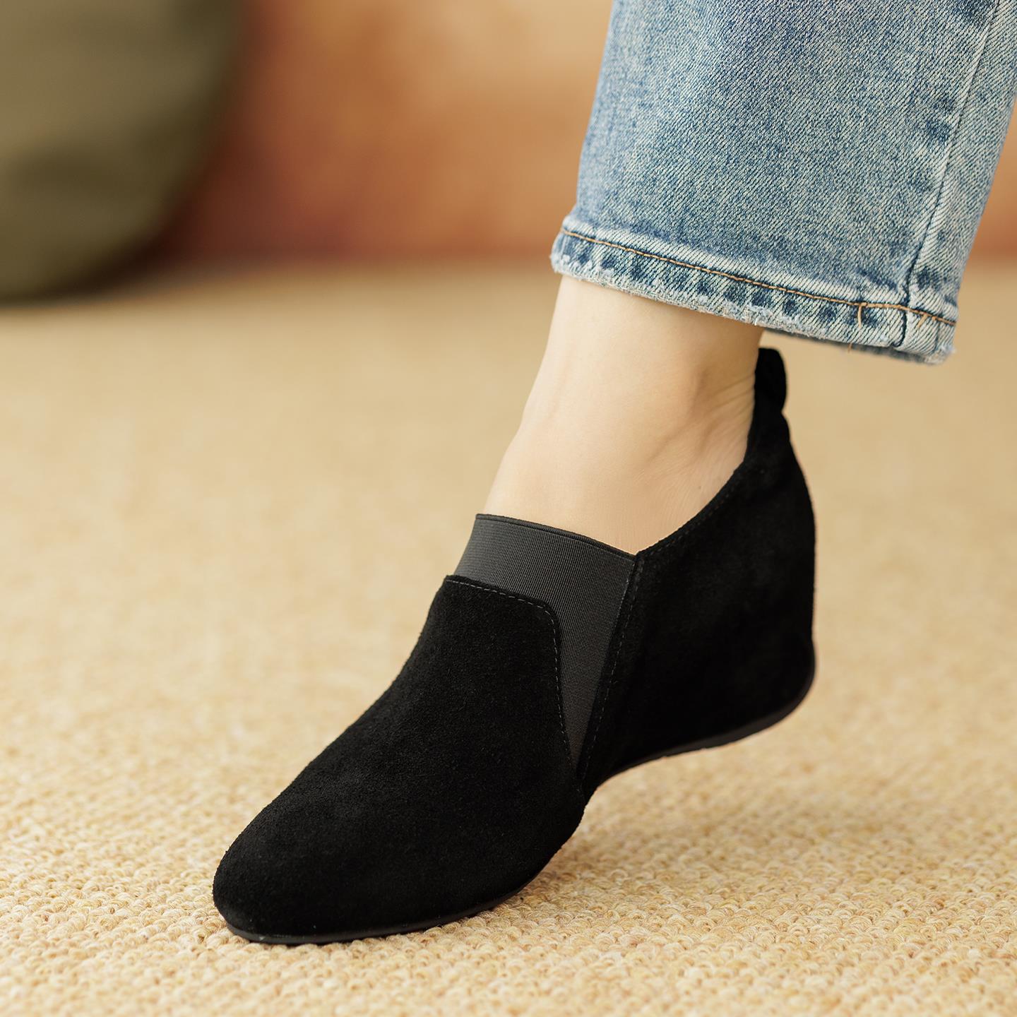 内增高圆头磨砂牛翻皮坡跟单鞋