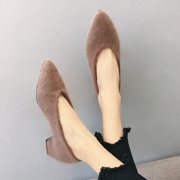单鞋女2017秋冬季新款百搭粗跟浅口尖头中跟绒面韩版复古毛毛鞋潮