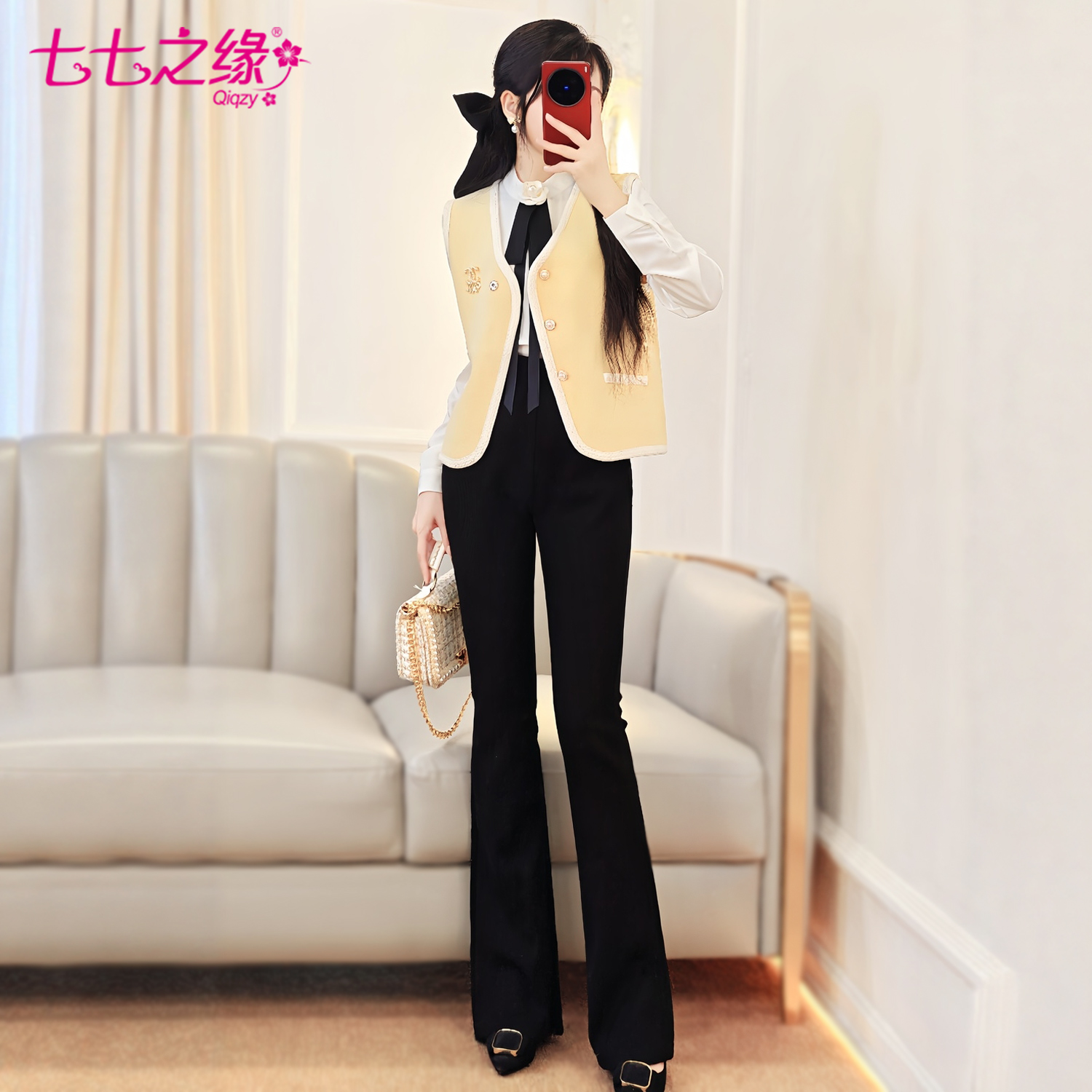 马甲背心白衬衫长裤喇叭裤三件套