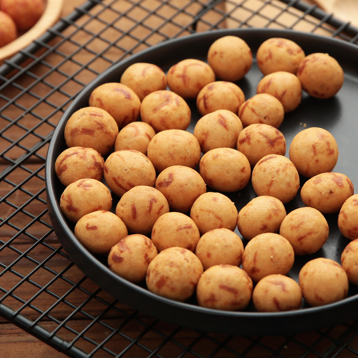 日本进口零食KASUGA春日井鱼皮花生米香脆虾味鱿鱼味膨化休闲小吃