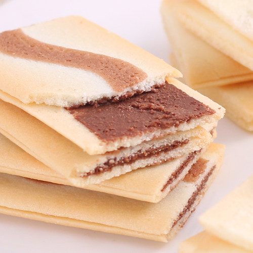 日本进口三立巧克力味夹心饼干