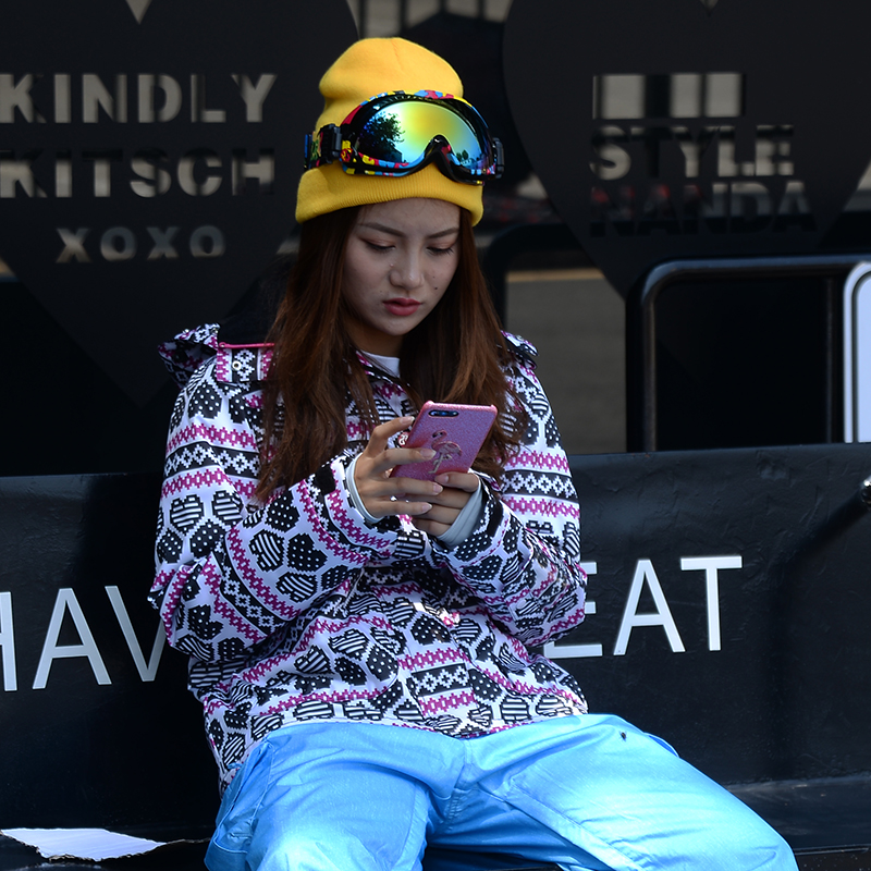 ME家黑白红桃心图腾薄棉加毛帽圈女款单板滑雪服